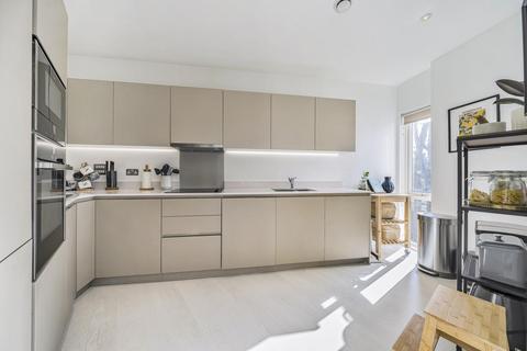 3 bedroom flat for sale, Middleton Way, Hither Green