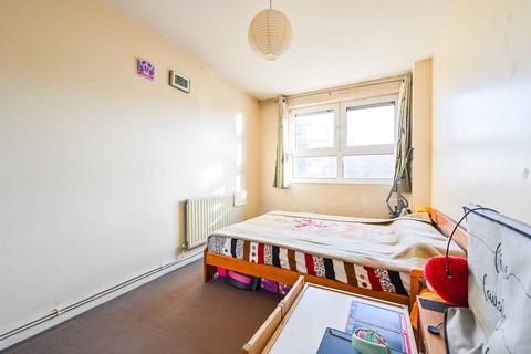 3 bedroom flat for sale, Joseph Street, London E3