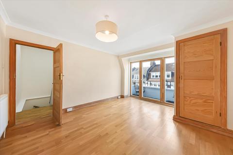 3 bedroom flat to rent, Howitt Road, London, NW3