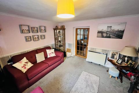 3 bedroom end of terrace house for sale, High Street, Aylburton, GL15 6BZ