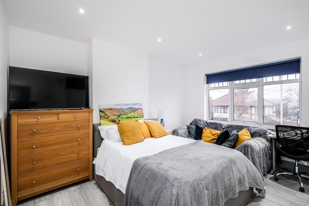 St. Barnabas Apartments - Flat HG-3.jpg