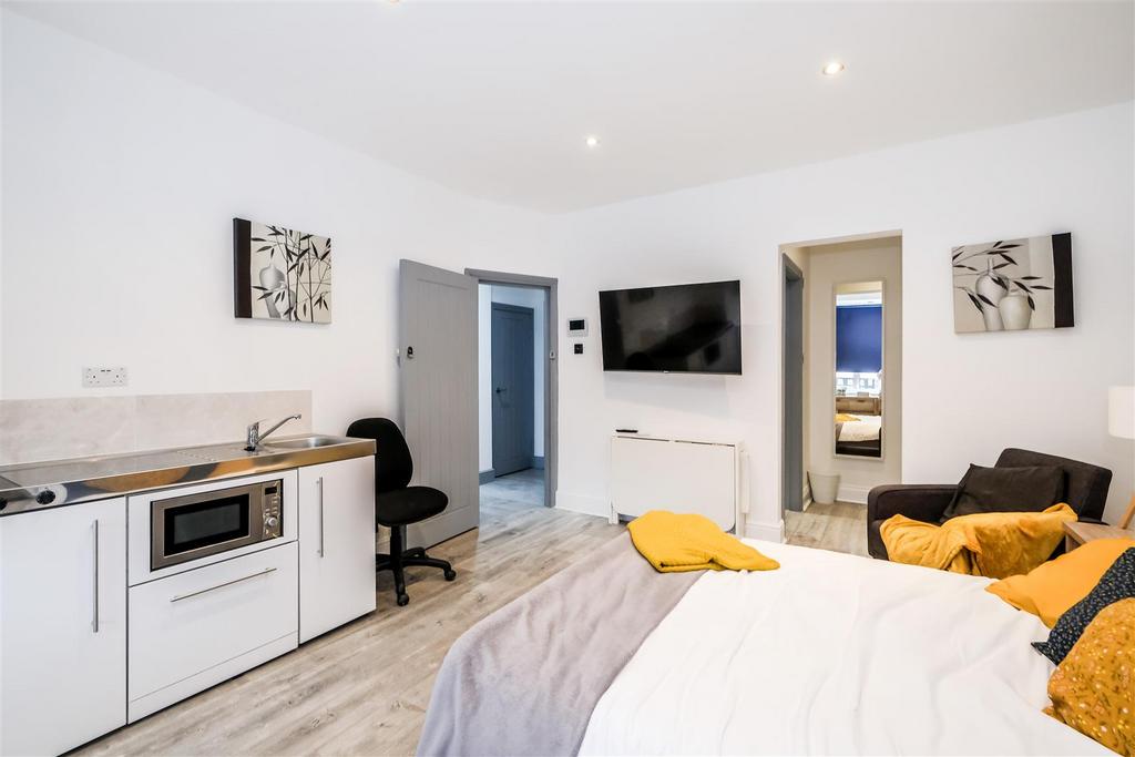 St. Barnabas Apartments - Flat B-7.jpg
