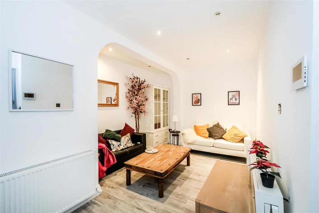St. Barnabas Apartments - Flat B-12.jpg
