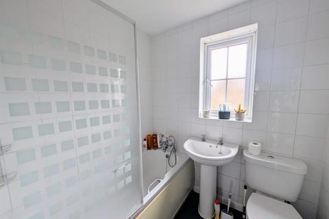 2 bedroom semi-detached house for sale, Oliver Close, Newark