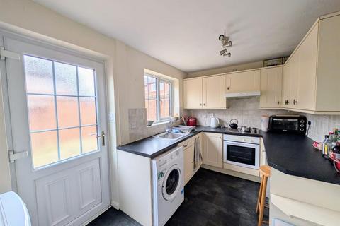 2 bedroom semi-detached house for sale, Oliver Close, Newark