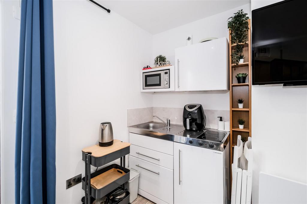 St. Barnabas Apartments - Flat D-10.jpg