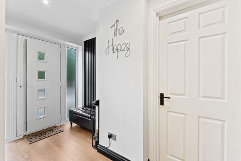 12 Ashdown Close, Barton Seagrave, Kettering, NN15 6TY