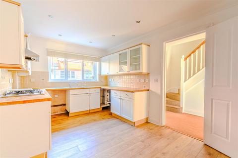 4 bedroom end of terrace house for sale, Mitre Way, Battle