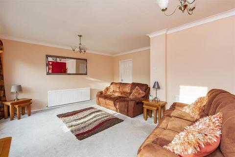 3 Manor Forstal, New Ash Green, Longfield, DA3 8JG