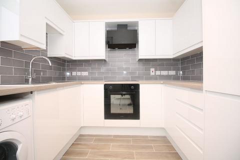 2 bedroom flat to rent, Ballinger Point, Bromley High Street, London