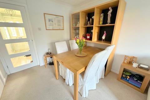 13 Firs Avenue, Windsor, SL4 4BL