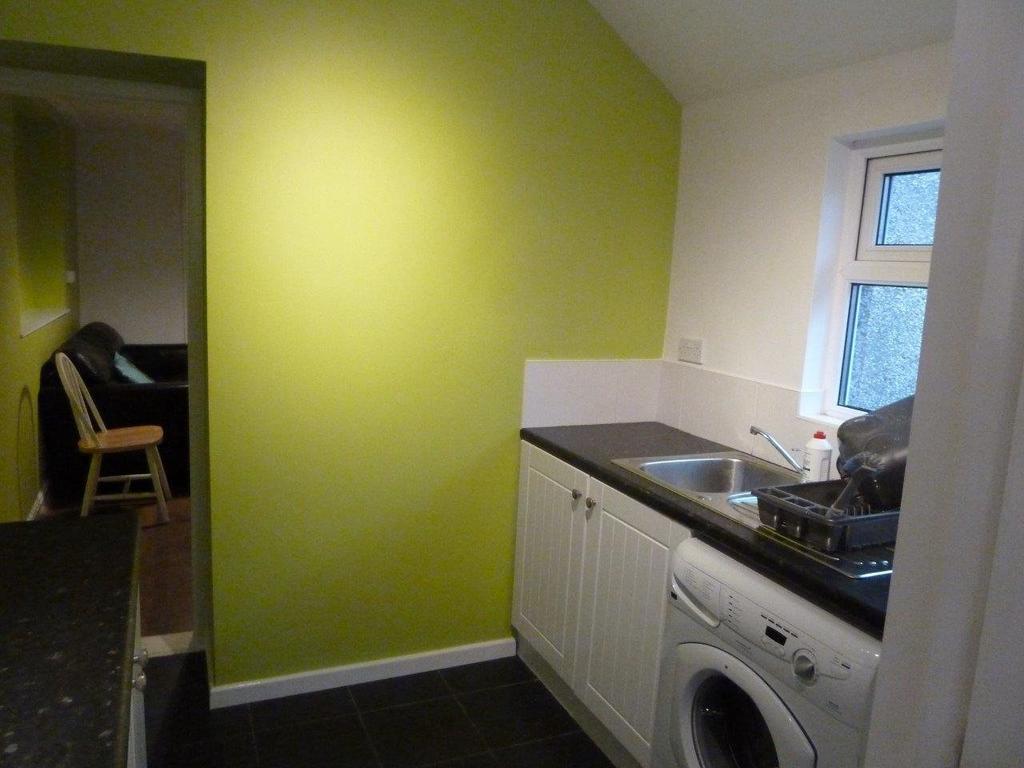 Kitchen b