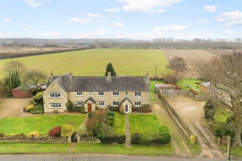 3 bedroom semi-detached house for sale, Evenlode Road, Moreton-in-Marsh, Gloucestershire. GL56 0NJ