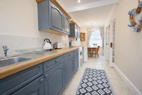 3 bedroom terraced house for sale, 8 Church Place, Pwllheli