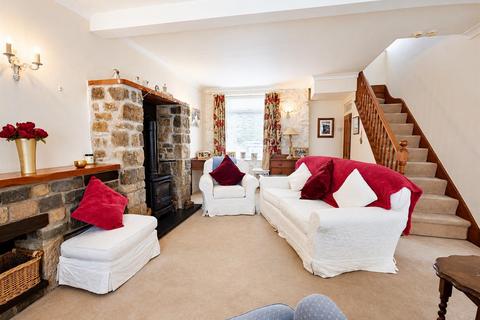 3 bedroom terraced house for sale, 8 Church Place, Pwllheli