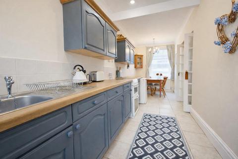 3 bedroom terraced house for sale, 8 Church Place, Pwllheli