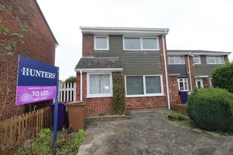 3 bedroom house to rent, Spenser Close, Royston