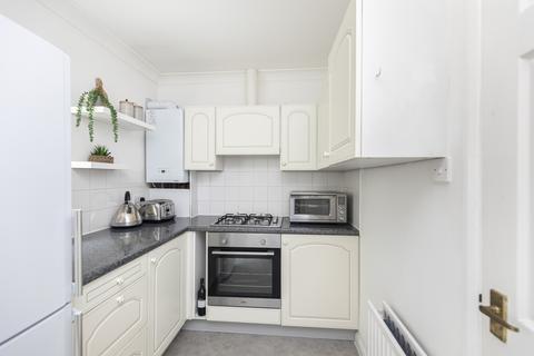 2 bedroom flat to rent, Haymoor Road, Poole,