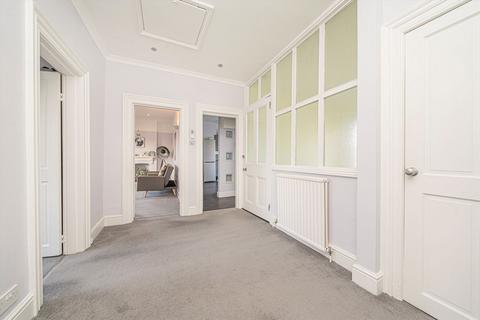 3 bedroom flat for sale, Palace Road, East Molesey KT8