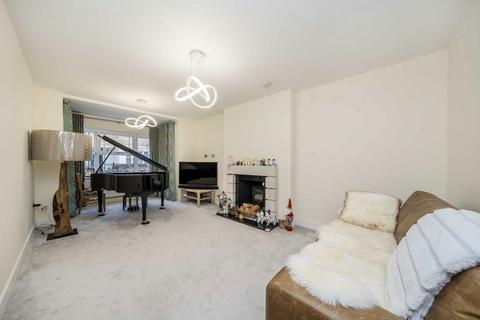 6 bedroom detached house for sale, Roper Crescent, Sunbury-On-Thames TW16