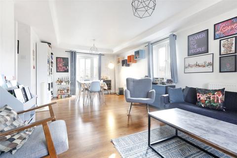 2 bedroom apartment for sale, Codrington Court, 243 Rotherhithe Street, London, SE16