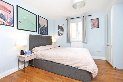 2 bedroom apartment for sale, Codrington Court, 243 Rotherhithe Street, London, SE16