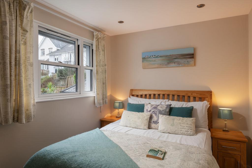 Bedroom 1 Crowthers, Dartmouth Hilltops, Dartmouth