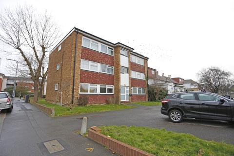 2 bedroom flat to rent, Barley Lane, Goodmayes, Ilford, IG3