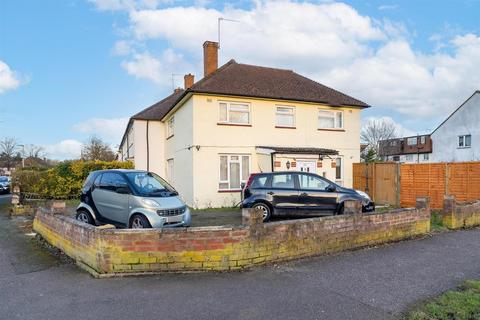 4 bedroom end of terrace house for sale, Rossington Avenue, Borehamwood WD6