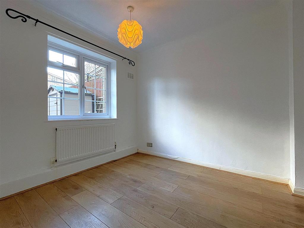 Bedroom4.jpg