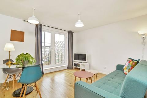 2 bedroom apartment to rent, Giles Street, Edinburgh