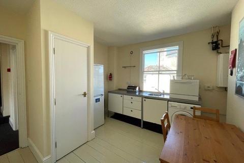 3 bedroom flat to rent, Oxford Street, Hampshire SO14