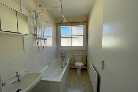 3 bedroom flat to rent, Oxford Street, Hampshire SO14