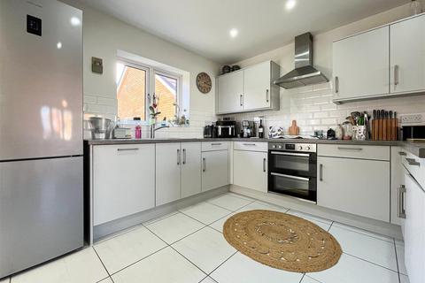 5 Braeburn Close, Burnham-on-crouch, CM0 8FW