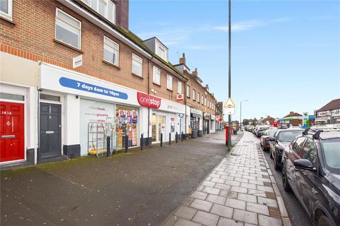 3 bedroom flat for sale, Long Lane, Bexleyheath, Kent, DA7