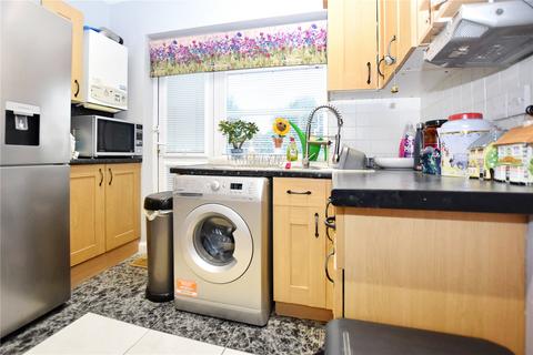 3 bedroom flat for sale, Long Lane, Bexleyheath, Kent, DA7