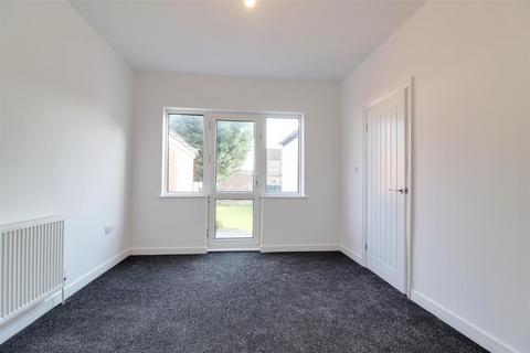 3 bedroom semi-detached house for sale, Belgrave Drive, Hull