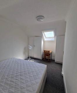 1 bedroom in a house share to rent, Robert L Stevenson Avenue, Westbourne, Bournemouth, BH4