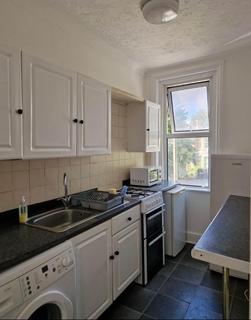 1 bedroom in a house share to rent, Robert L Stevenson Avenue, Westbourne, Bournemouth, BH4