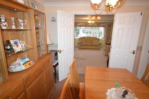 4 bedroom detached house for sale, Kingsley Drive. Muxton