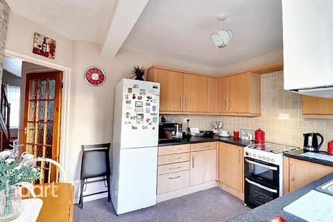 3 bedroom semi-detached house for sale, Hayes Close, Luton