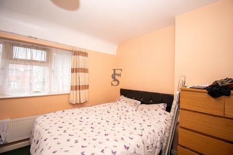 8 Ambleside Road, Nottingham, NG8 5RB