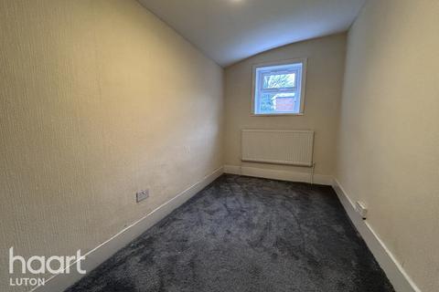 3 bedroom terraced house to rent, Hillside Road, LUTON