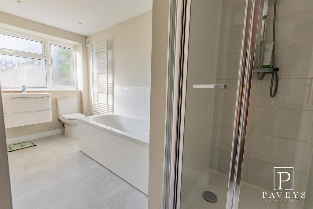 Cloakroom / bathroom