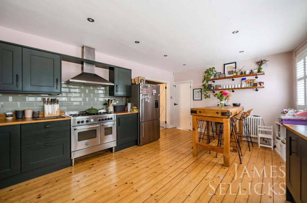 Dining kitchen