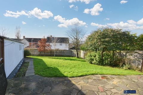 3 bedroom detached house for sale, Hardley Crescent, Ardleigh Green, Hornchurch, RM11