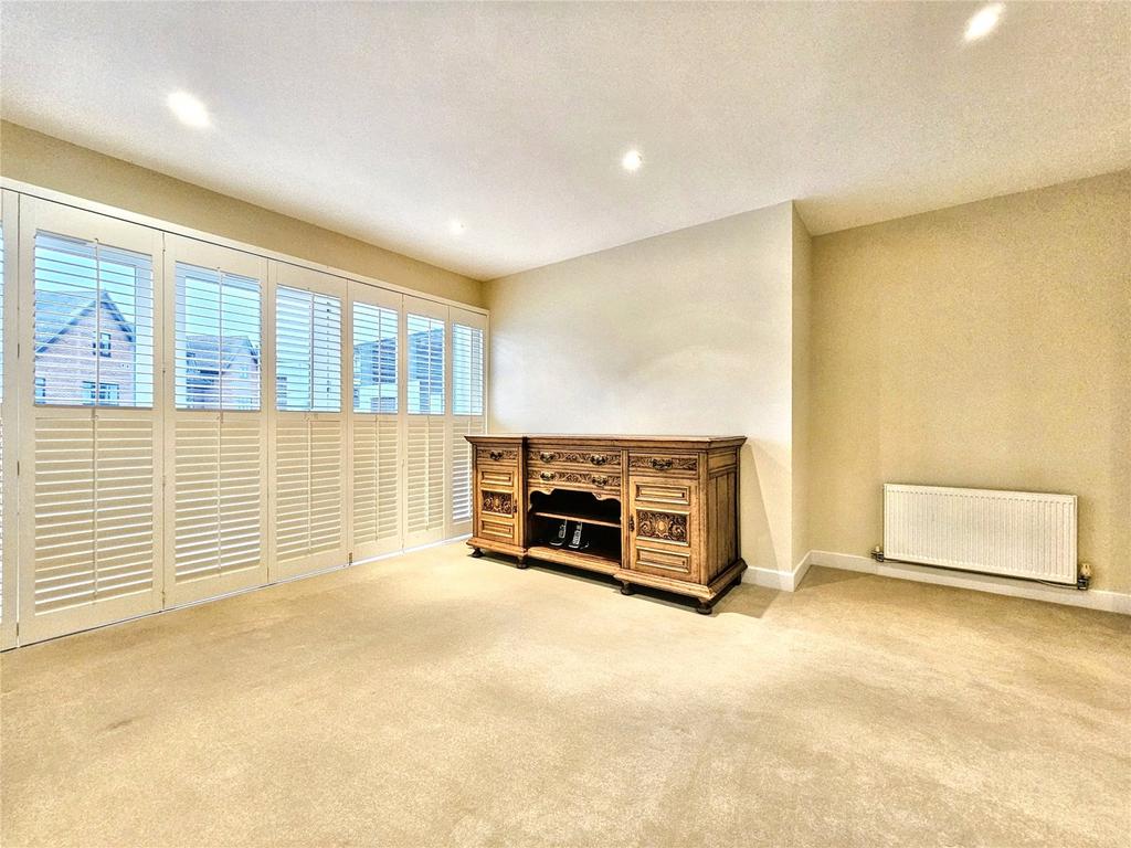 Living/Kitchen Area
