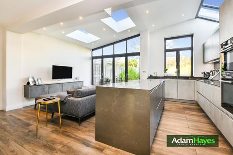 151 Abbots Gardens, London, N2 0JJ