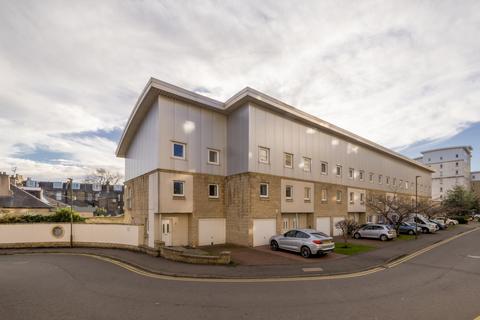 1 Pilrig Heights, Edinburgh, EH6 5AB