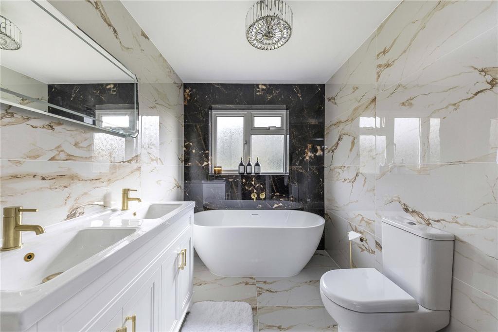 En Suite Bathroom